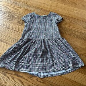 🍭6/$30 H&M heart short sleeve skater dress - 2-4 years